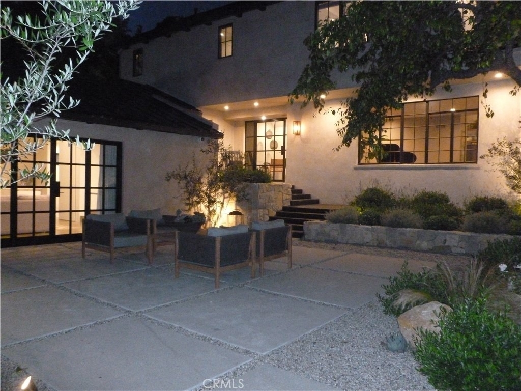 1094 Acanto Place - Photo 2