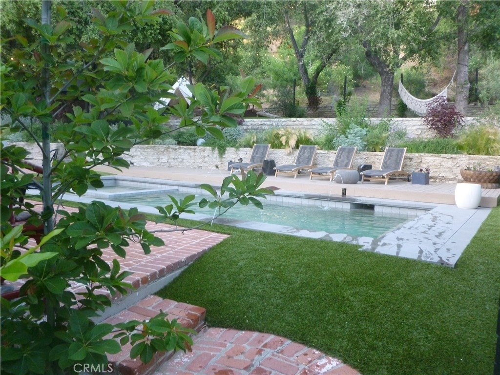 1094 Acanto Place - Photo 34