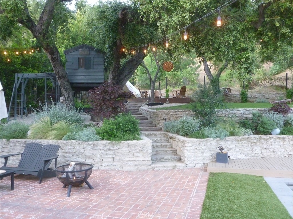 1094 Acanto Place - Photo 27