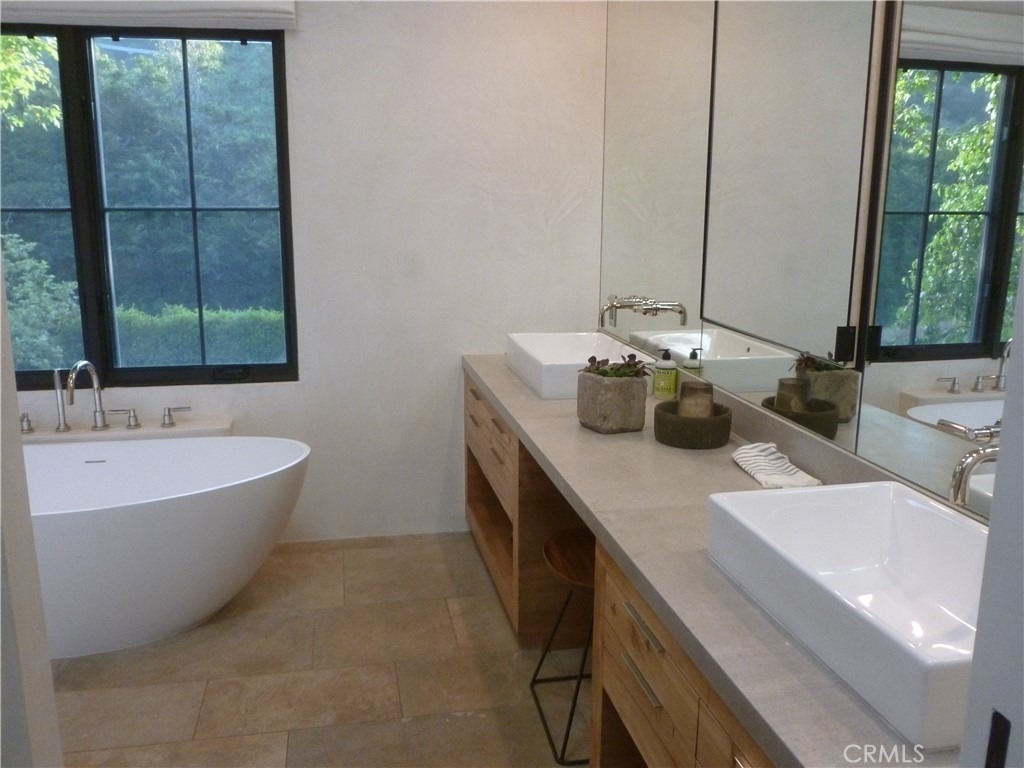 1094 Acanto Place - Photo 22