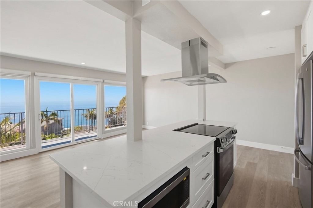 2607 Solana - Photo 2