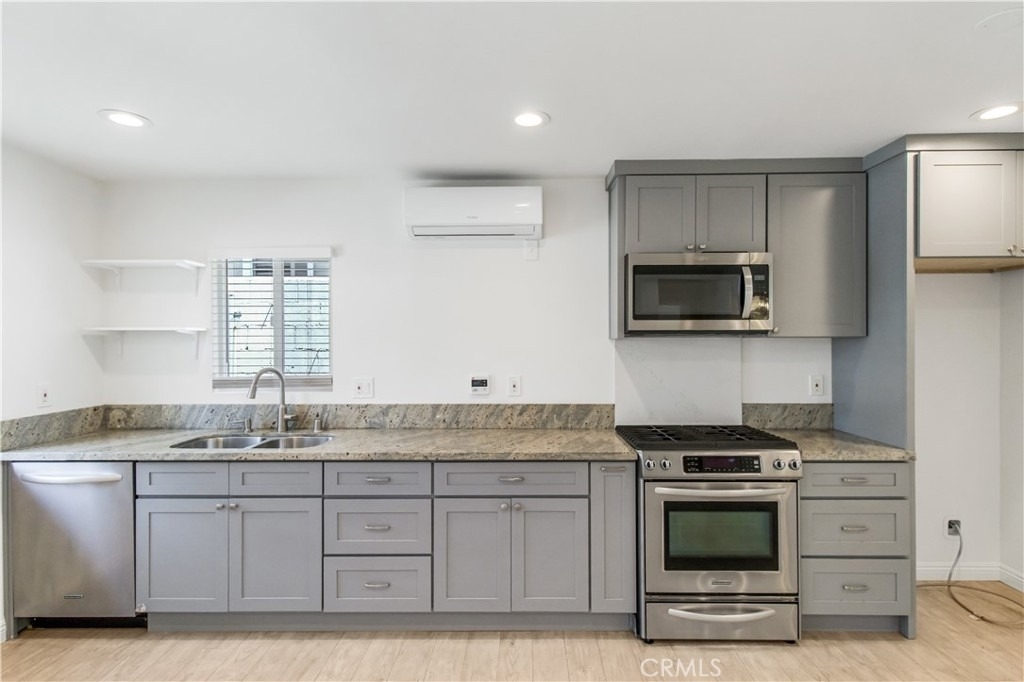 1736 Eudora - Photo 1