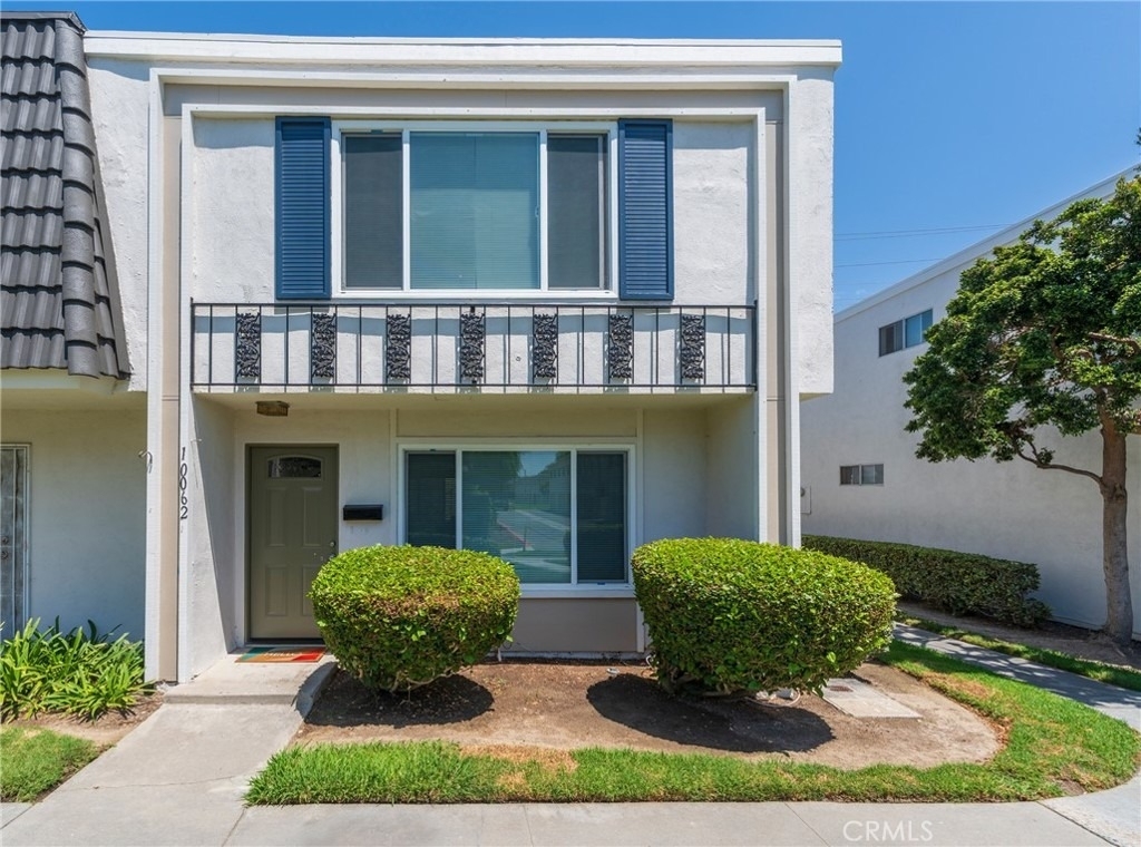 10062 Ellis - Photo 0