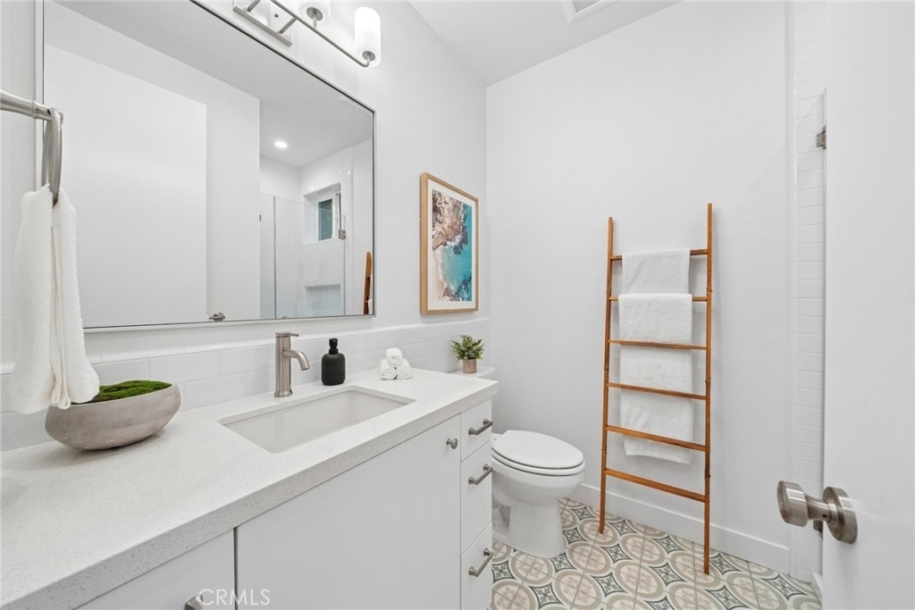 376 Hamilton St - Photo 4