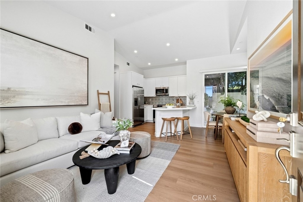 376 Hamilton St - Photo 3