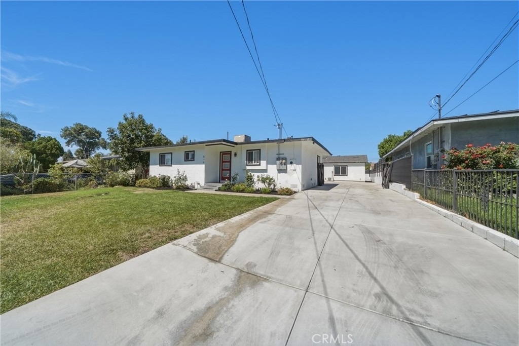 514 N Oakdale - Photo 2