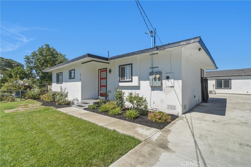 514 N Oakdale - Photo 1