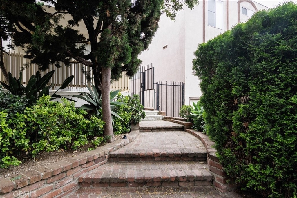 1122 9th Street - Photo 1