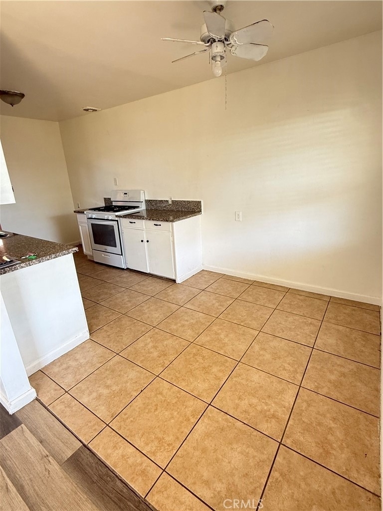 645 Euclid - Photo 4