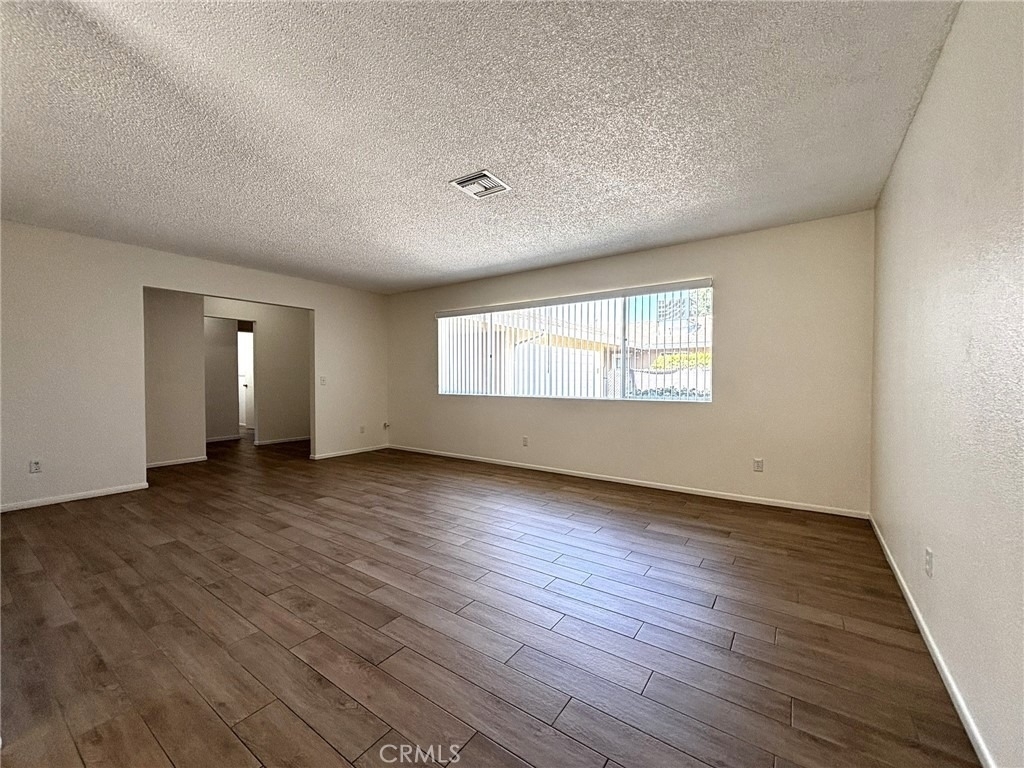 743 Evergreen - Photo 4