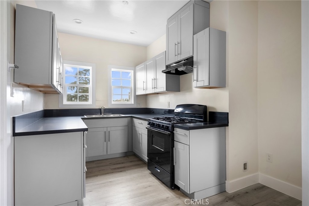 1641 S Catalina Street - Photo 8