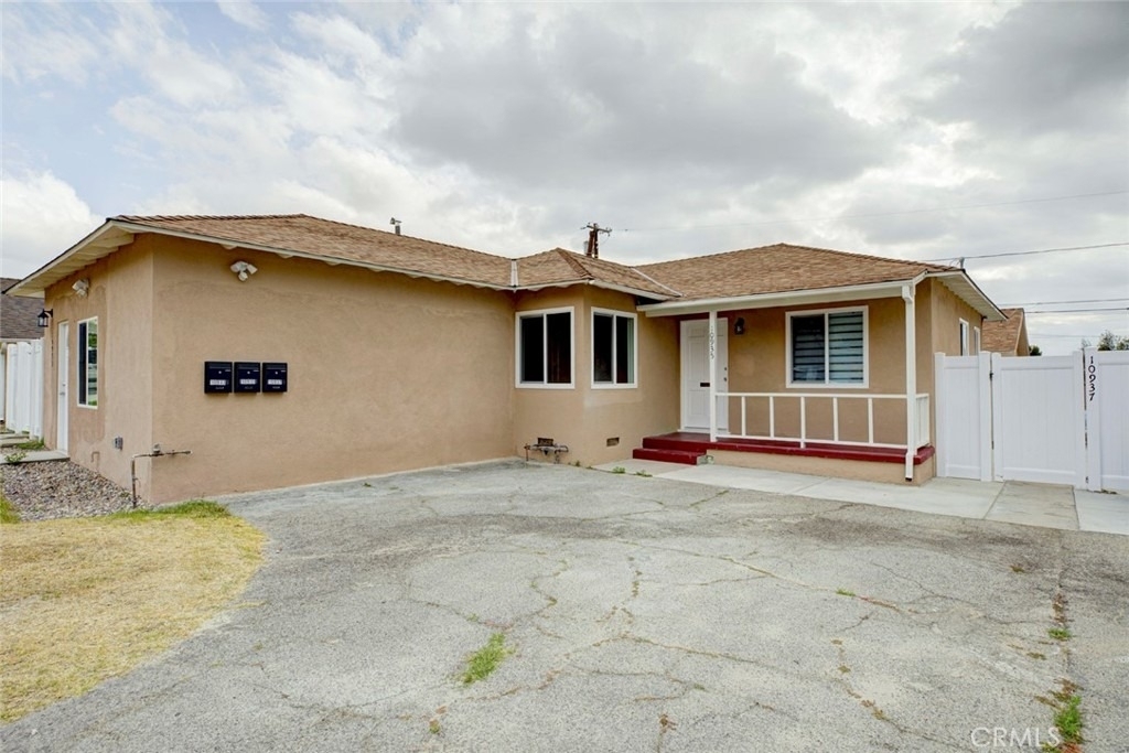 10935 Nassau Avenue - Photo 0
