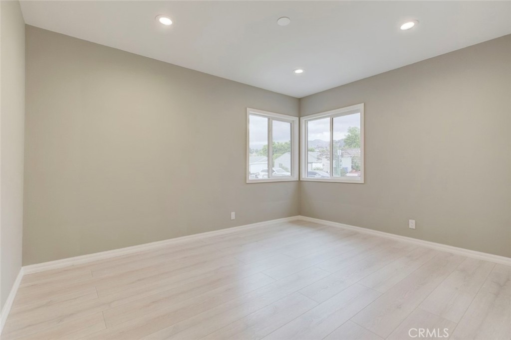 10935 Nassau Avenue - Photo 17