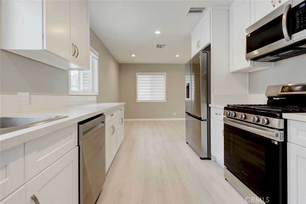 10935 Nassau Avenue - Photo 9