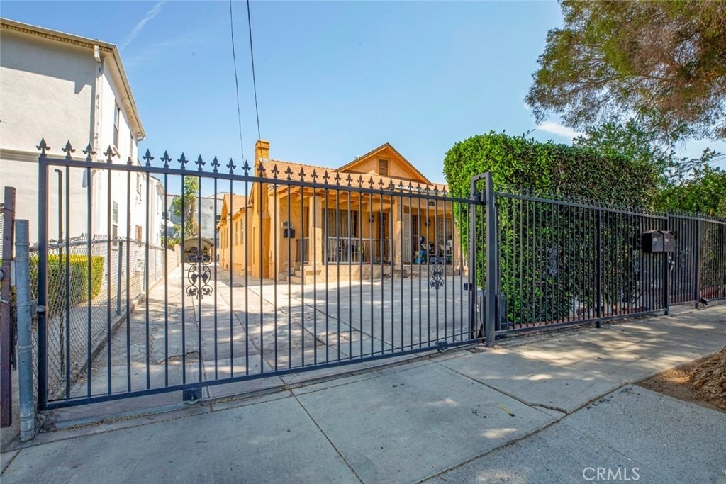 4927 Lexington - Photo 0