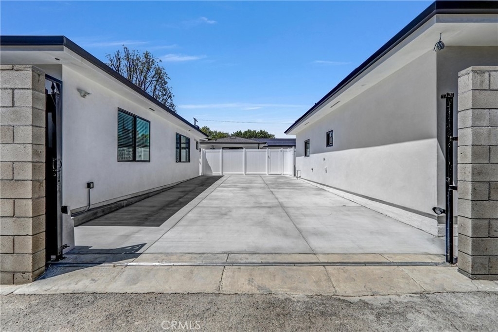 9998 1/2 Louise Avenue - Photo 15
