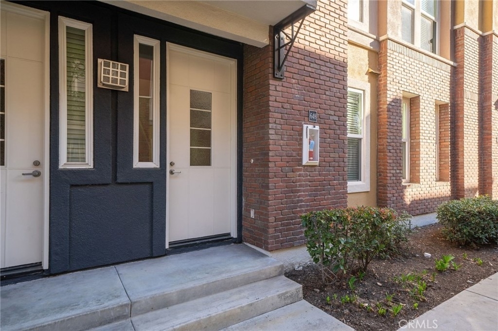 648 W 1st Street - Photo 2