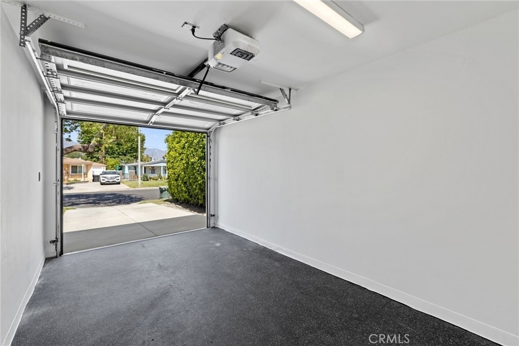 827 N Lamer - Photo 3
