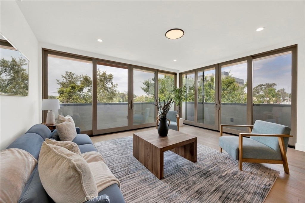 941 E California Boulevard - Photo 24