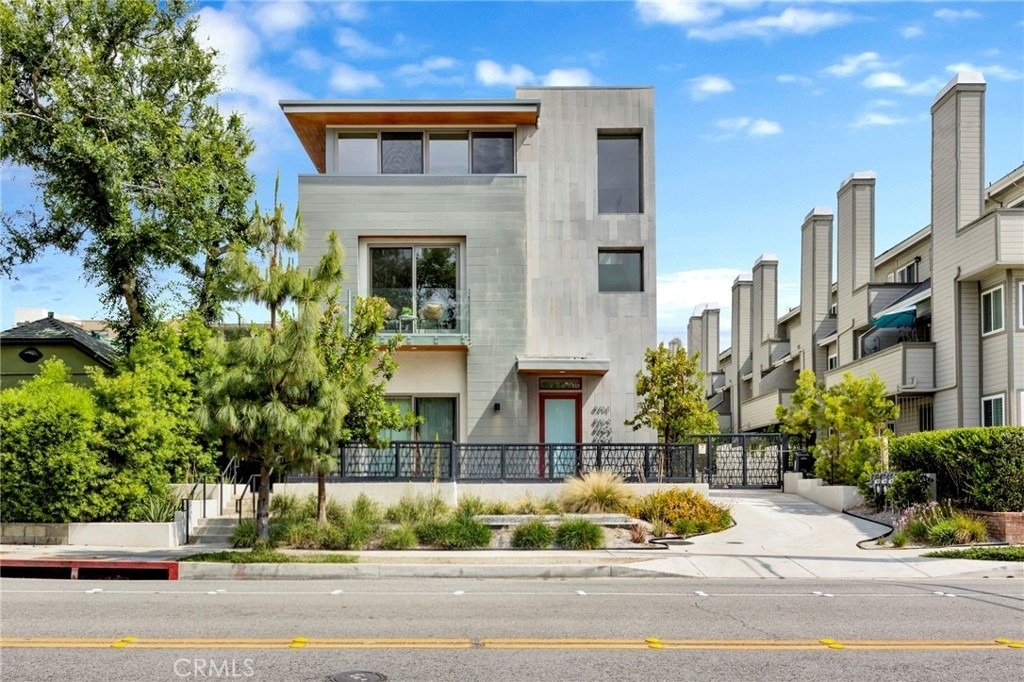 941 E California Boulevard - Photo 0