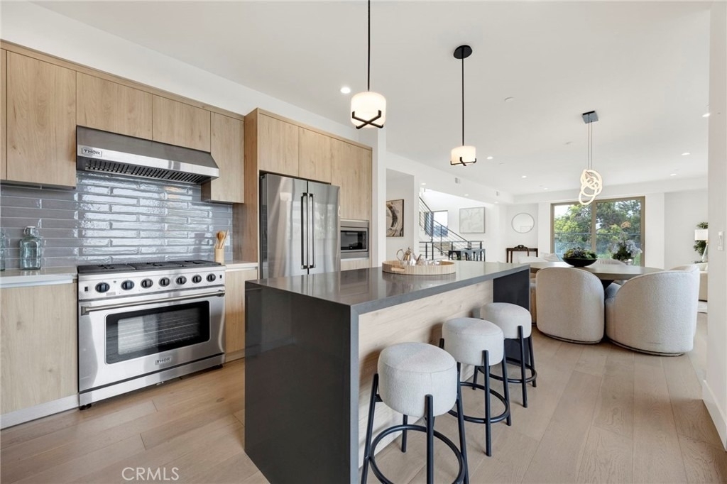 941 E California Boulevard - Photo 14