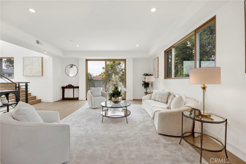 941 E California Boulevard - Photo 9