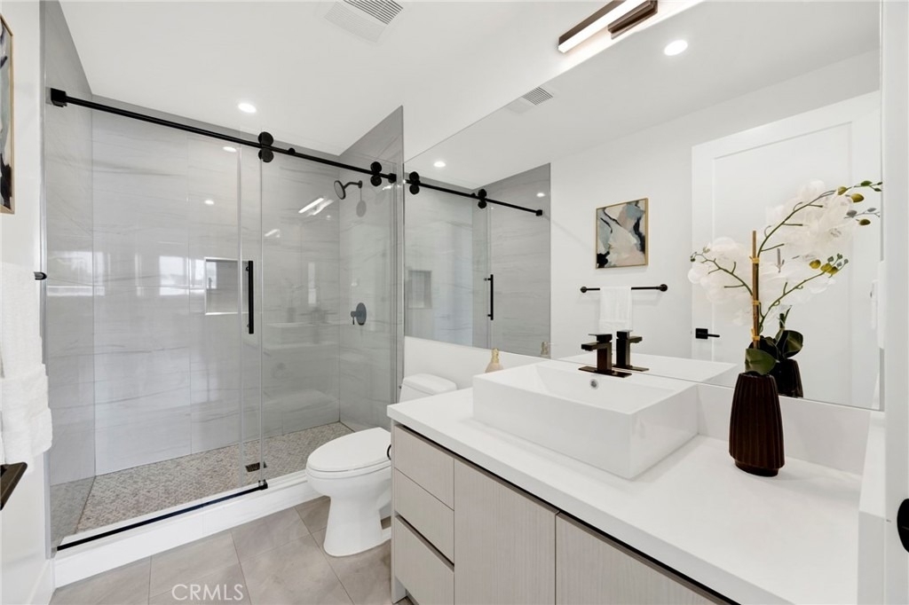 941 E California Boulevard - Photo 18