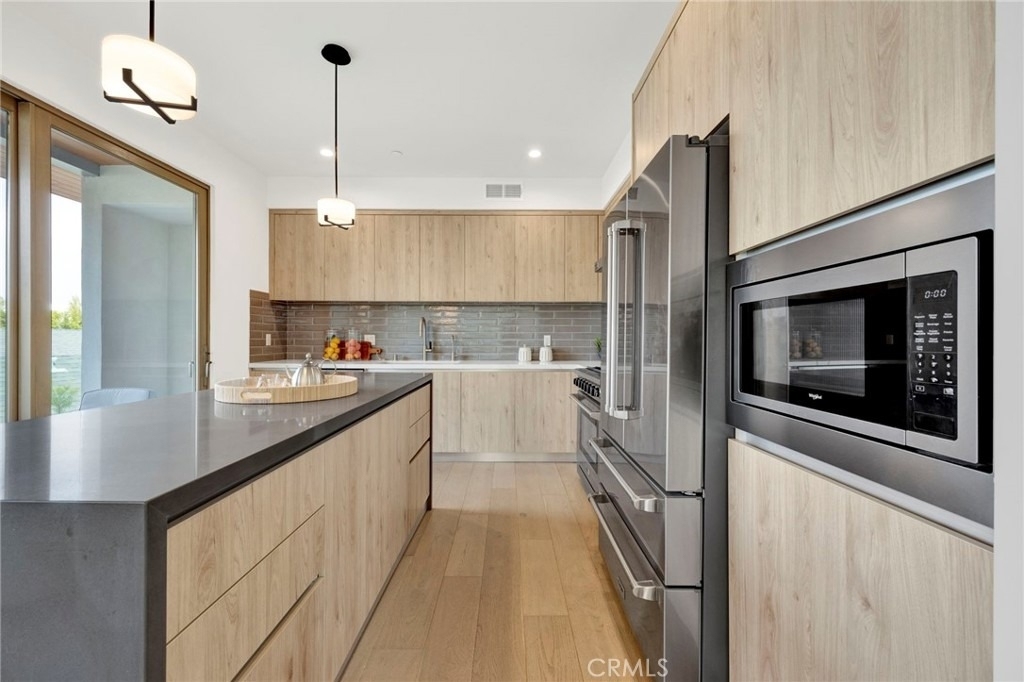 941 E California Boulevard - Photo 12