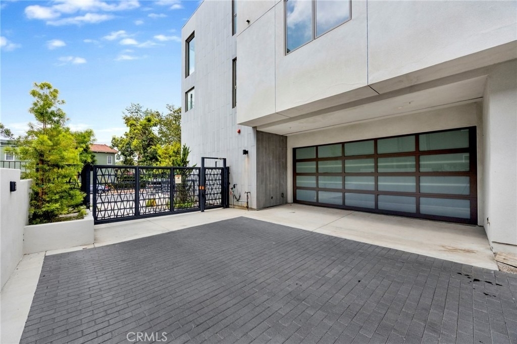 941 E California Boulevard - Photo 25