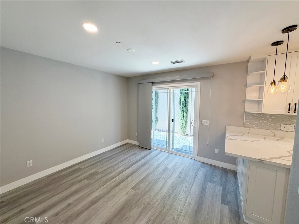 1124 S Mayflower - Photo 3