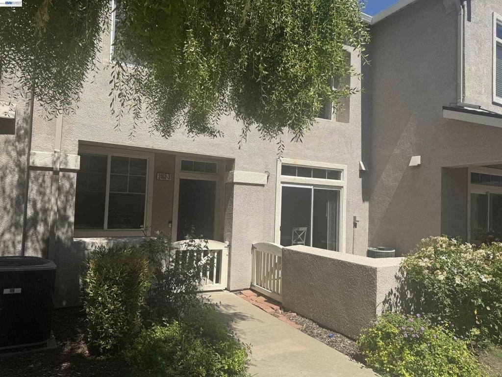 3162 Golden Crest Cmn - Photo 0