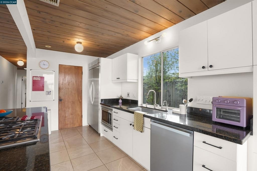 8021 Shay Dr - Photo 20