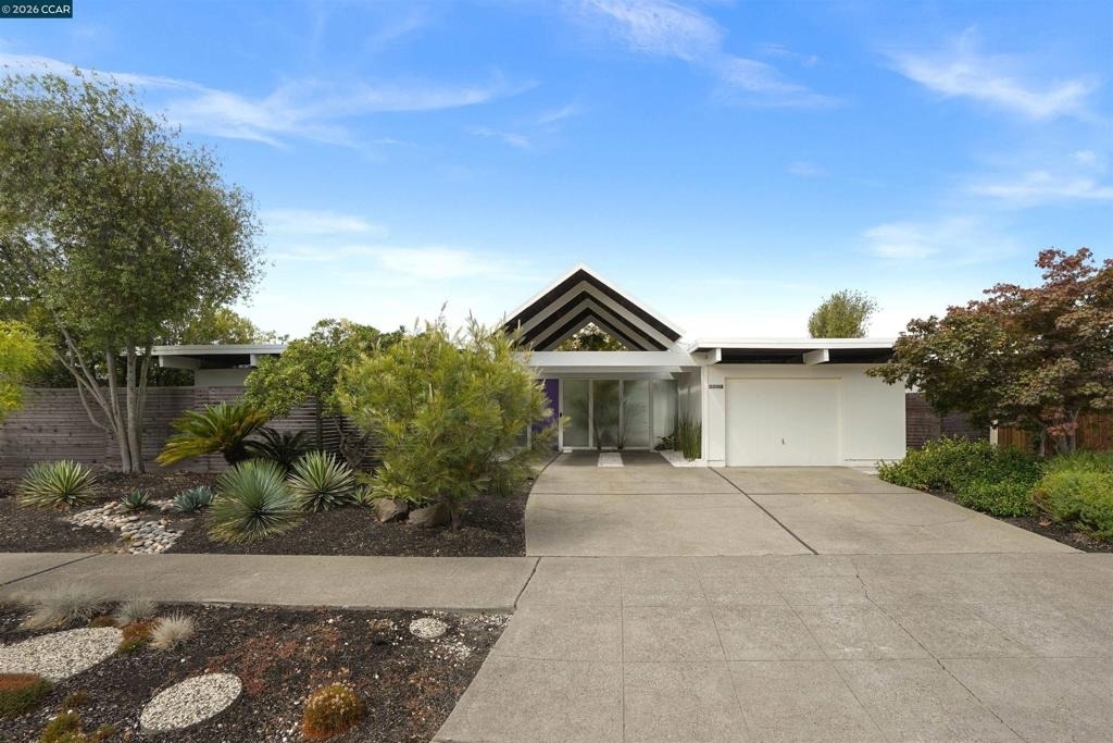 8021 Shay Dr - Photo 1