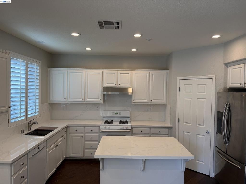 1336 Tiffany Dr - Photo 8