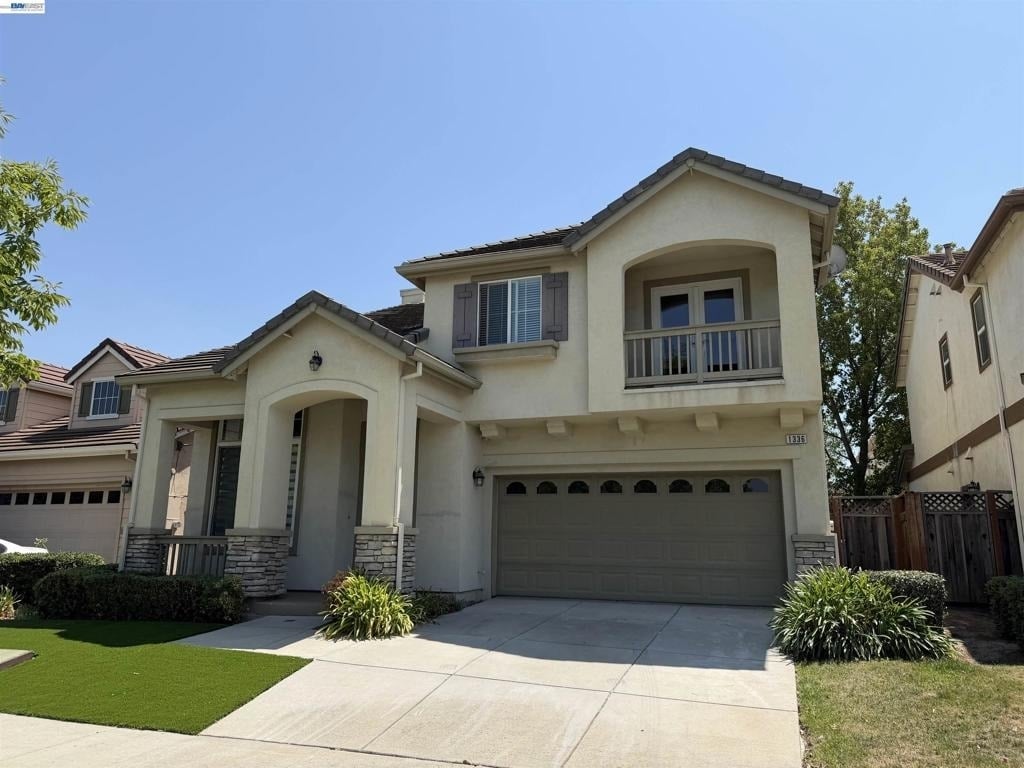 1336 Tiffany Dr - Photo 0