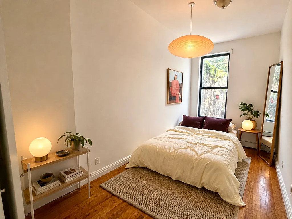 447 Evergreen Avenue - Photo 2