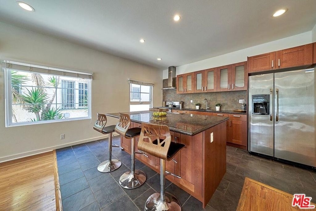 614 N Genesee Avenue - Photo 9