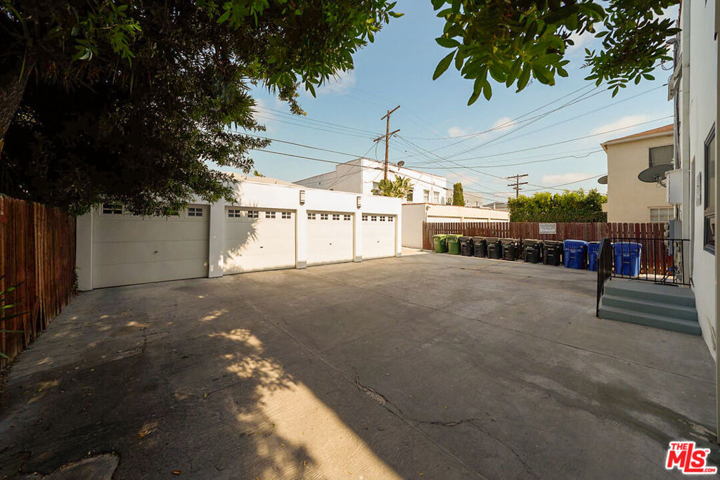 614 N Genesee Avenue - Photo 5
