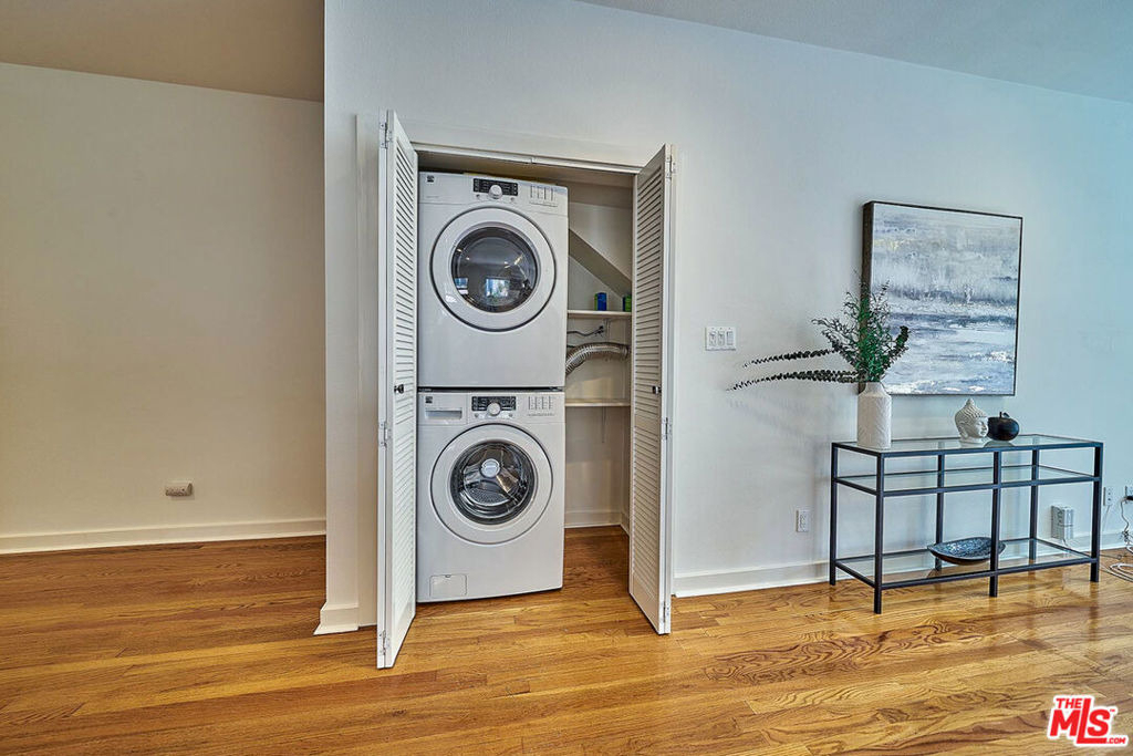 614 N Genesee Avenue - Photo 20