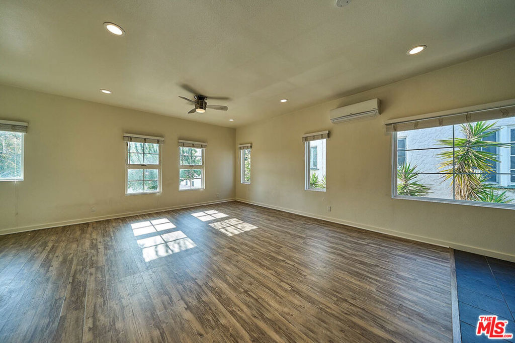 614 N Genesee Avenue - Photo 28