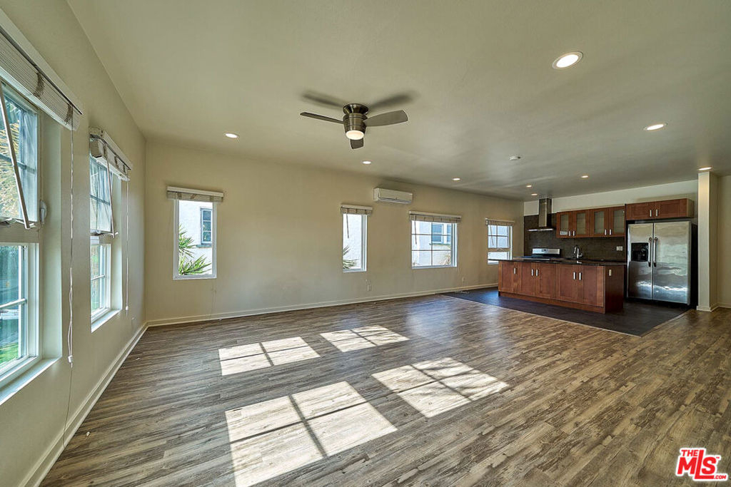 614 N Genesee Avenue - Photo 29