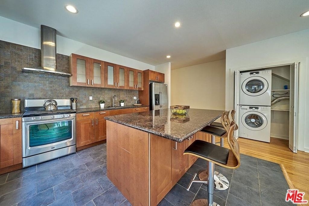 614 N Genesee Avenue - Photo 8