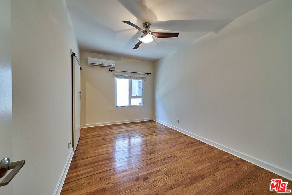 614 N Genesee Avenue - Photo 14
