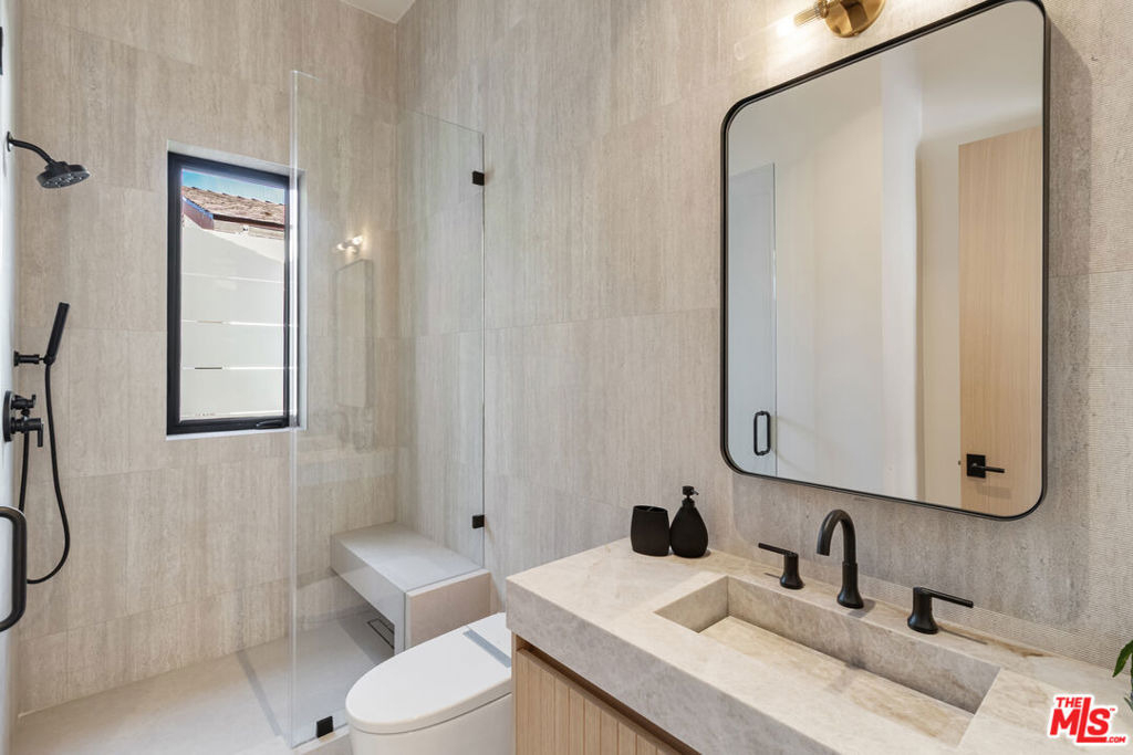 15721 Addison Street - Photo 32