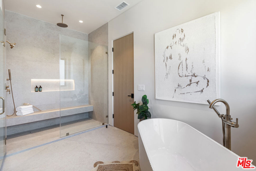 15721 Addison Street - Photo 25
