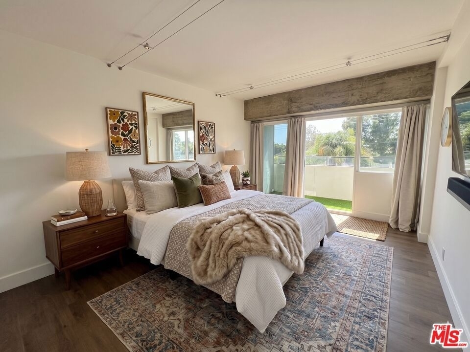 838 N Doheny Drive - Photo 6