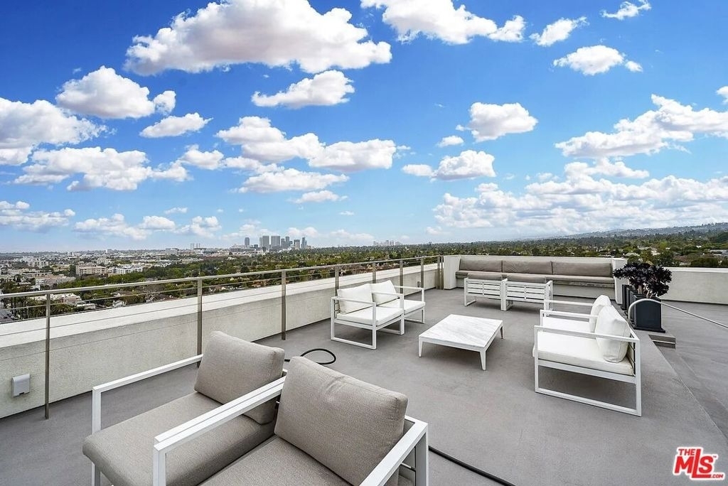 838 N Doheny Drive - Photo 16