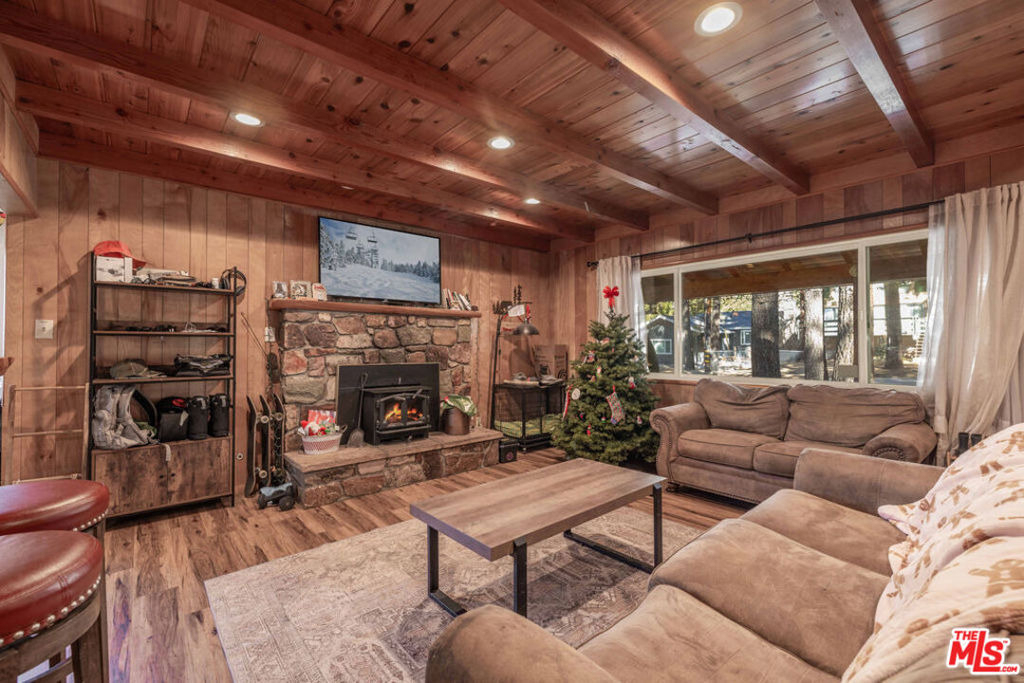 782 Tehama Drive - Photo 2
