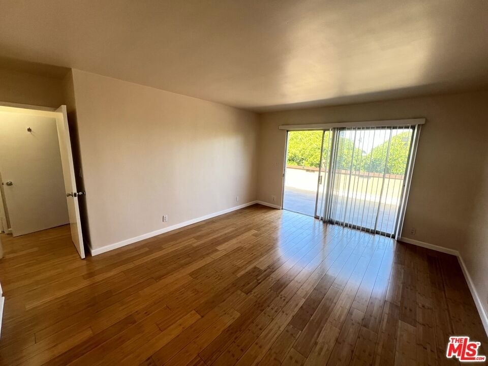 2637 Centinela Avenue - Photo 2