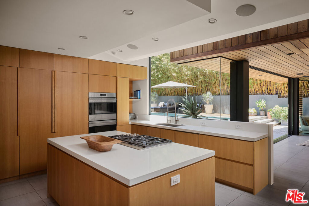 8970 Wonderland Park Avenue - Photo 11